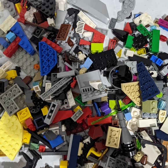 Lego building block variety of colors 4.5 pounds, blue yellow green black… - Picture 5 of 6